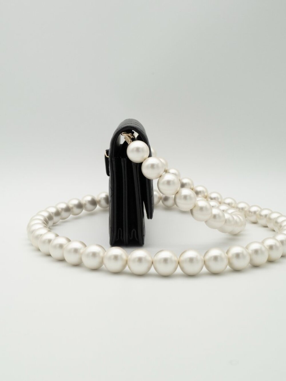 CHANEL Maxi Pearls Clutch with Chain Light Gold Hardware Full Set & COA - Picture 5 of 16
